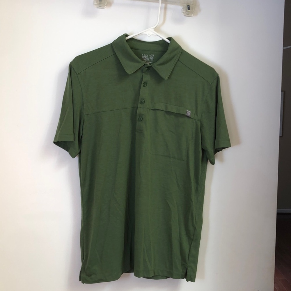 Men’s mountain Hardwear 1/3 button down Med